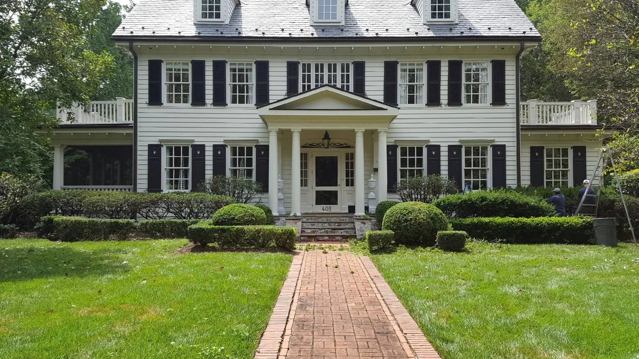JR Tree Service & Landscaping gallery 4